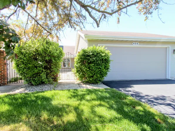 425 Deerpath Dr W, Schererville, IN 46375