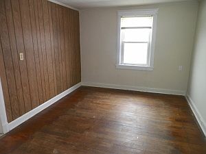 2nd-fl bedroom w/half bath