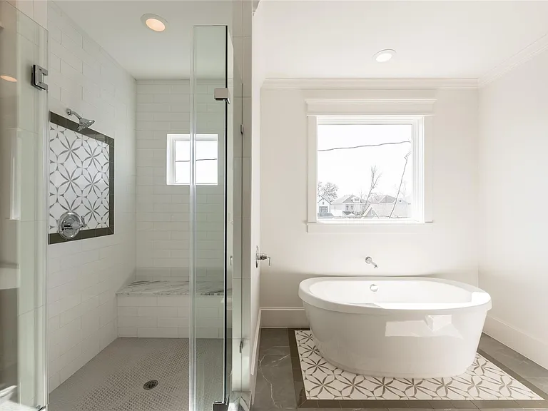 828 E 28th St — Photo 33