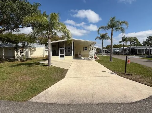 2217 Walden Pond Dr, Lake Wales, FL 33898