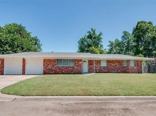 2609 Chateau Dr, Norman, OK 73069