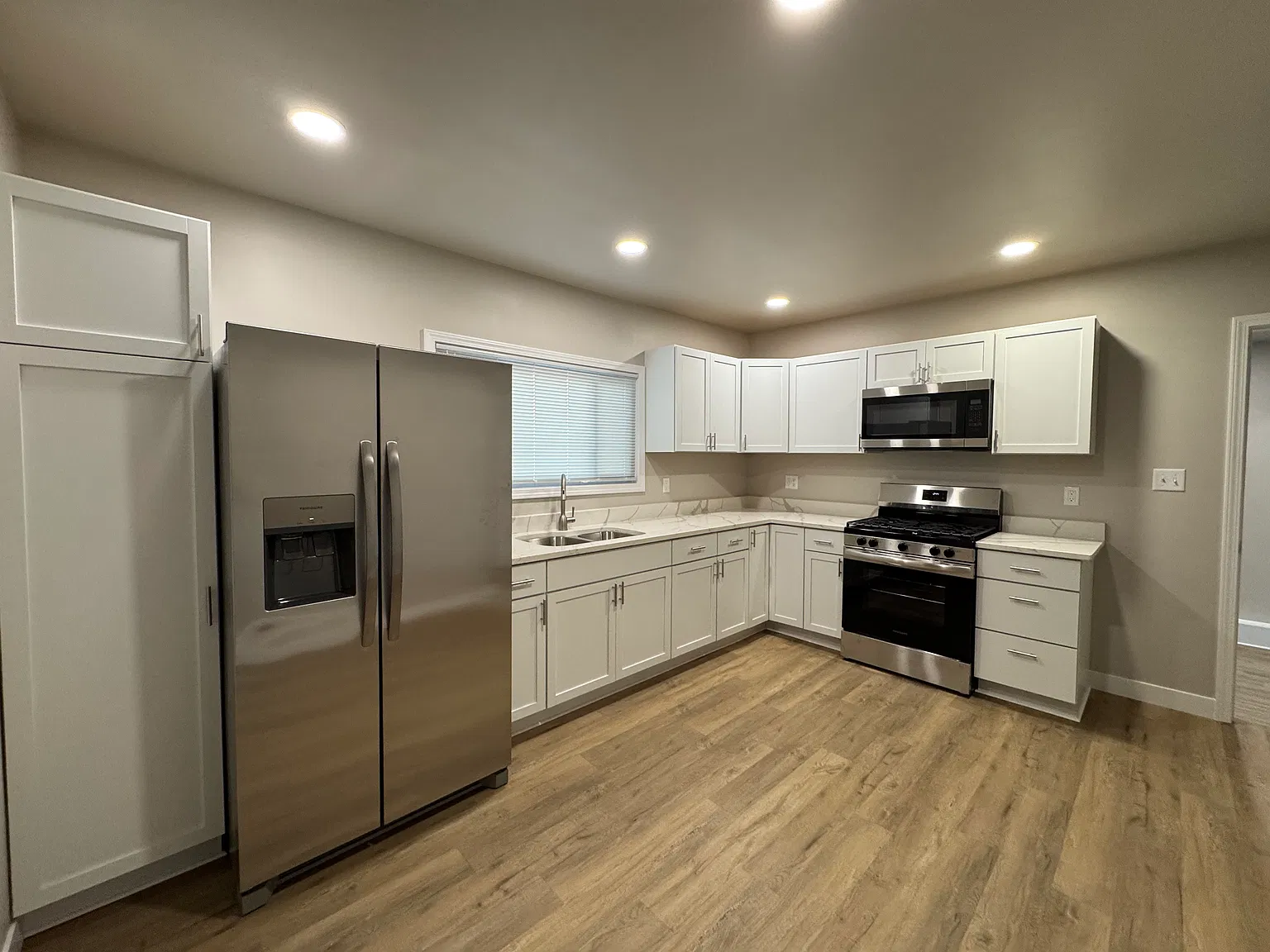 4 bed, 2112 sqft, $2,700 — Photo 1
