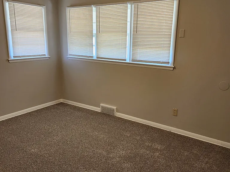 1508 E Salome St — Photo 5