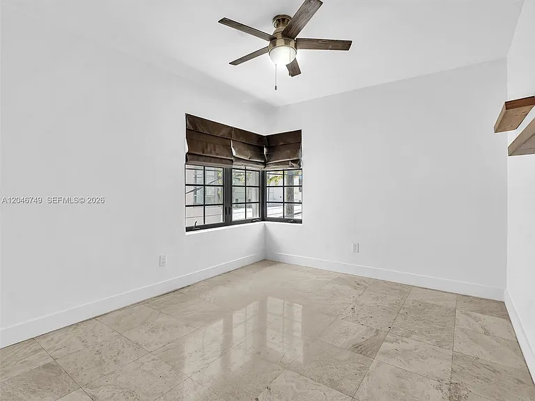 1045 Lenox Ave #12 — Photo 17