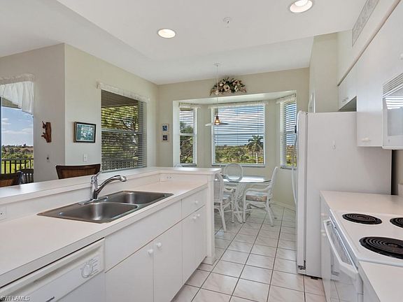 4th image of 9350 Highland Woods Blvd Unit 4402