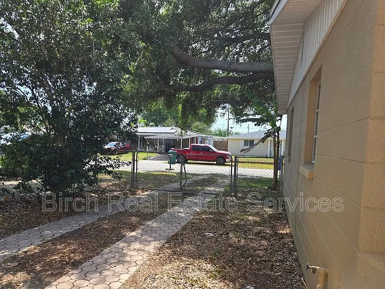 2552 Chancery Dr — Photo 13