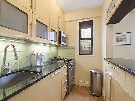 4th image of 320 E 54th St APT 12D