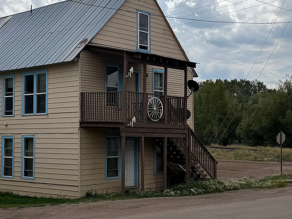 119 Moffat Ave #3