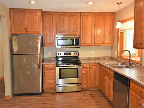4th image of 1756 Hickory Hill Dr
