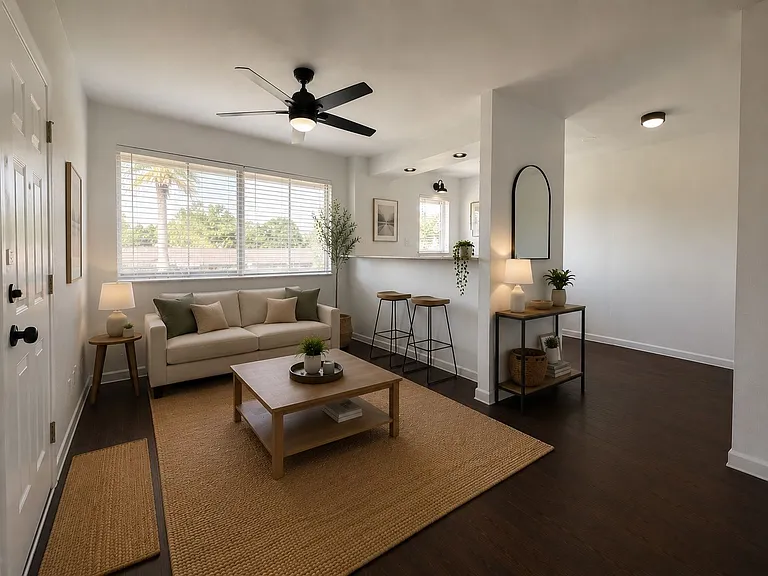 3304 Red River St — Photo 2