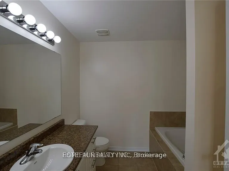 567 Ashbourne Cres — Photo 16