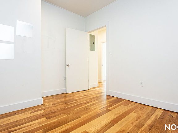 4th image of 818 Lexington Ave #4I