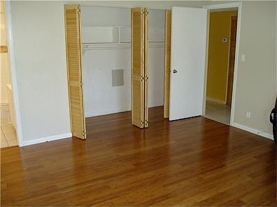 4th image of 500 NE 2nd St APT 404