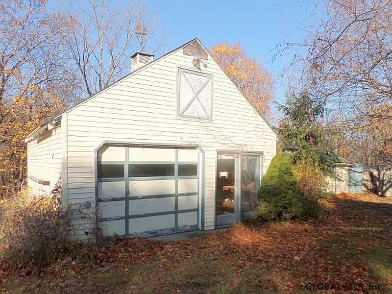5th image of 17 COLUMBIA Avenue