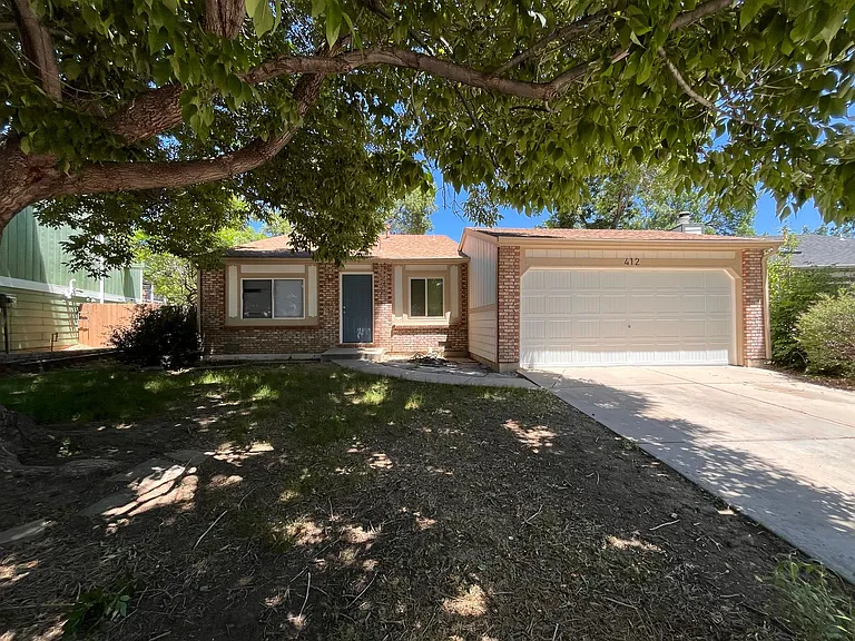 412 Albion Way — Photo 1