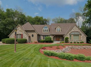 W161N8237 Pine Tree Ct, Menomonee Falls, WI 53051