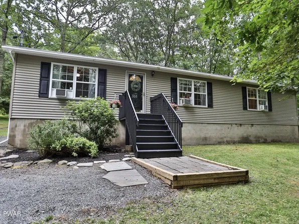 105 Hummingbird Ct, Milford, PA 18337