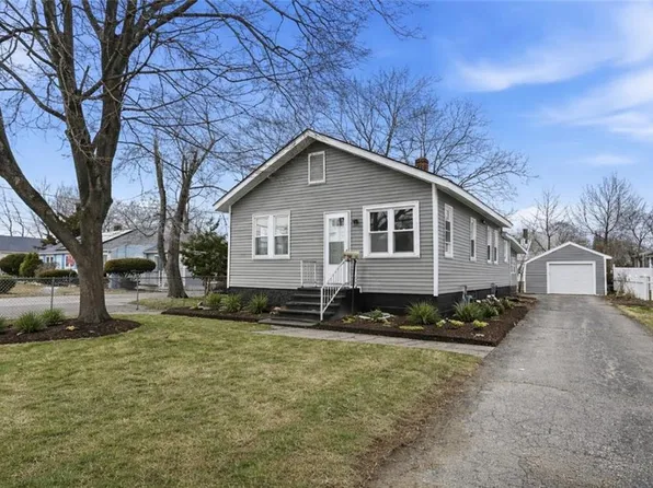 79 Bellevue Ave, Warwick, RI 02888