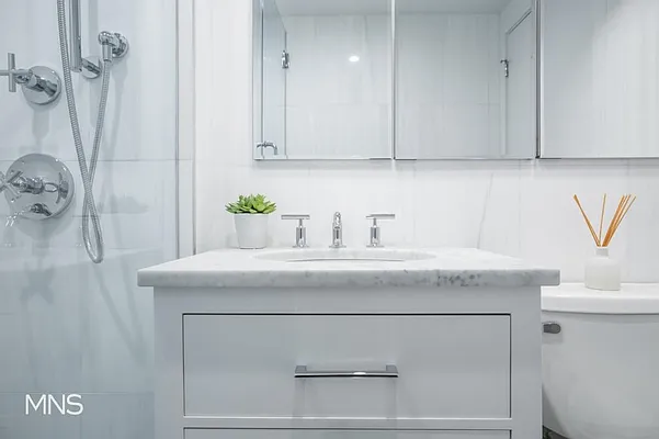 Sold by MNS | media 8