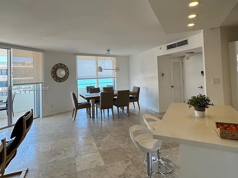 5161 E Collins Ave #1612 — Photo 2