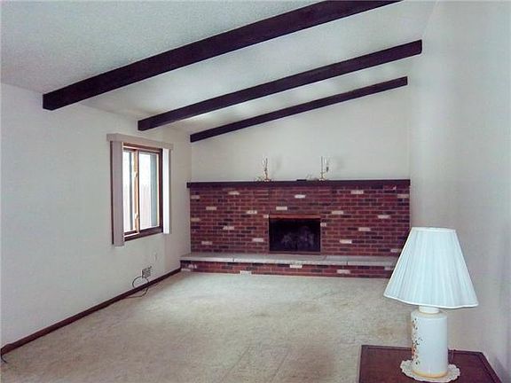 2nd image of 655 Drake Rd