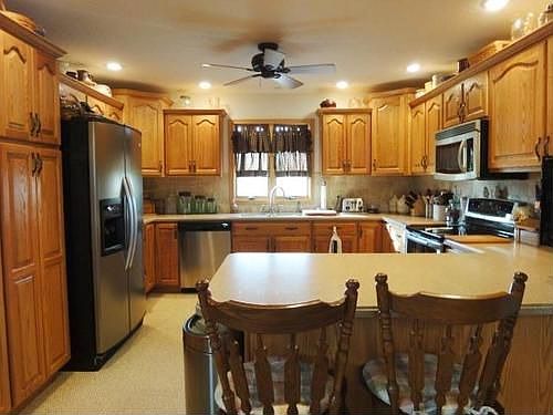 3rd image of 301 Gregory Dr