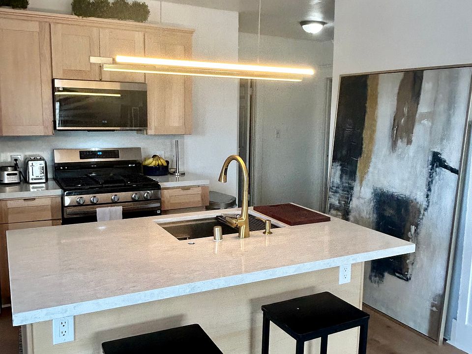 1st image of 205 25th St #205
