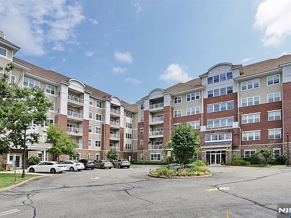 3rd image of 5111 Warrens Way