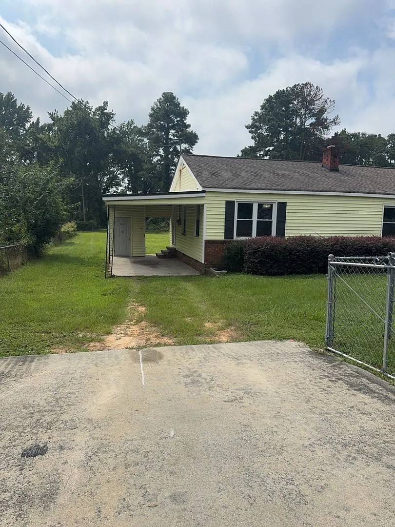 3 bedroom 1 bathroom Home in Augusta, GA — Photo 2
