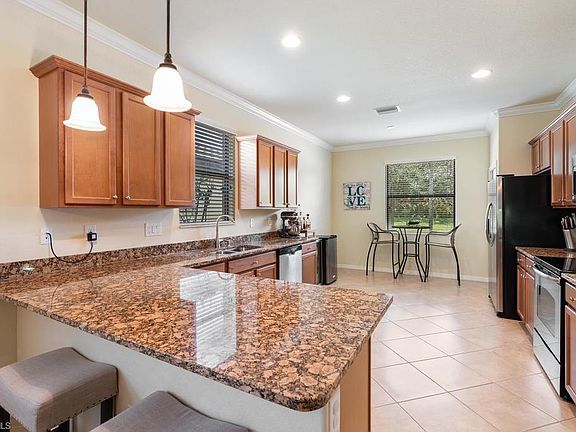 4th image of 20288 Black Tree Ln