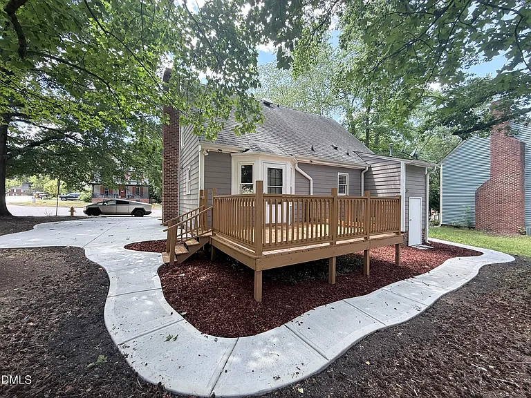 2900 Broadlands Dr — Photo 12