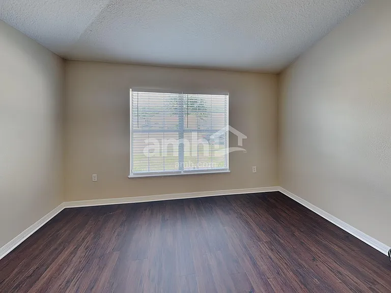 5498 Cougar Park Ct — Photo 11