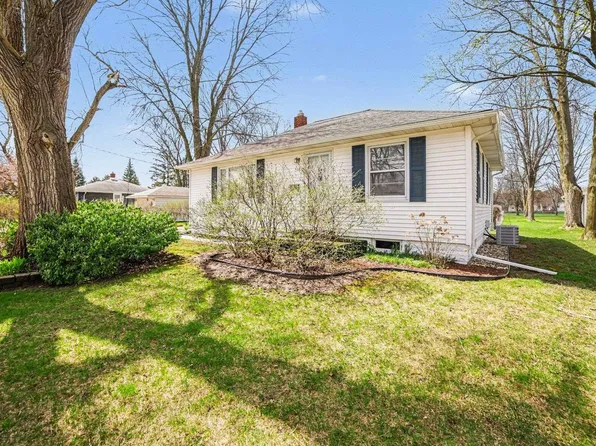 705 Sidney St, Bay City, MI 48706