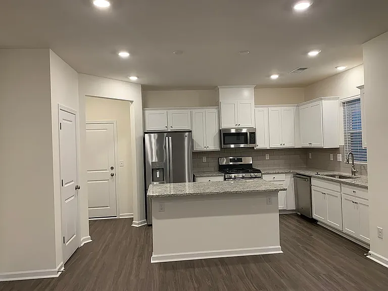 8138 Ramsburg Dr — Photo 9