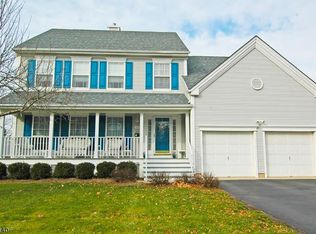 14 Macintosh Rd, Branchburg, NJ 08876