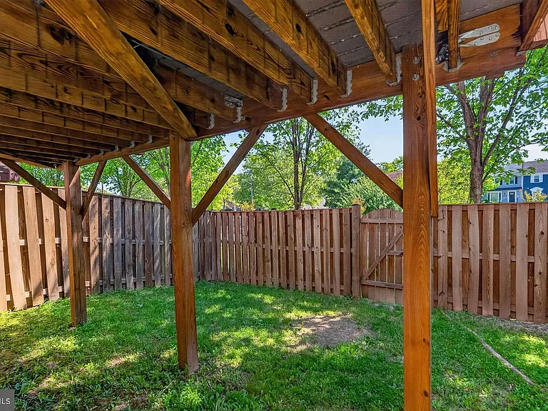 7897 Carbondale Way — Photo 36