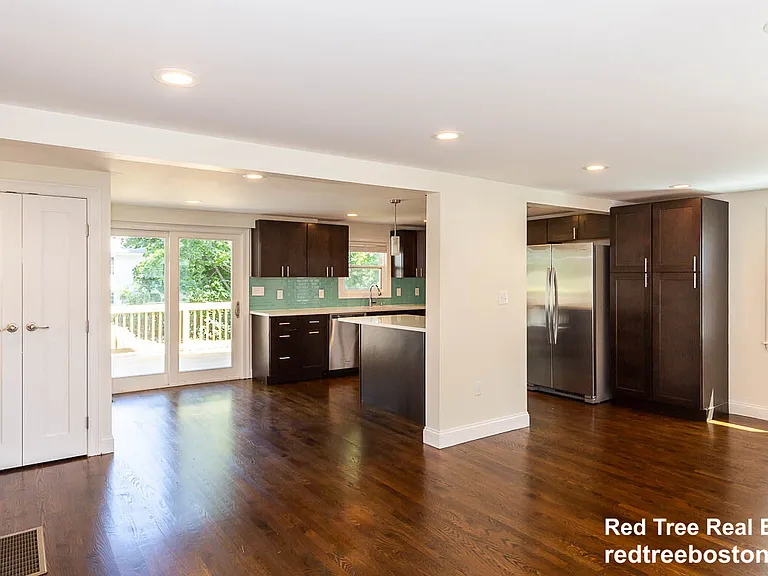 77 Rock Glen Rd — Photo 1