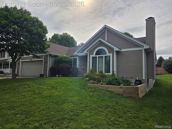 2nd image of 5926 Buttonwood Dr