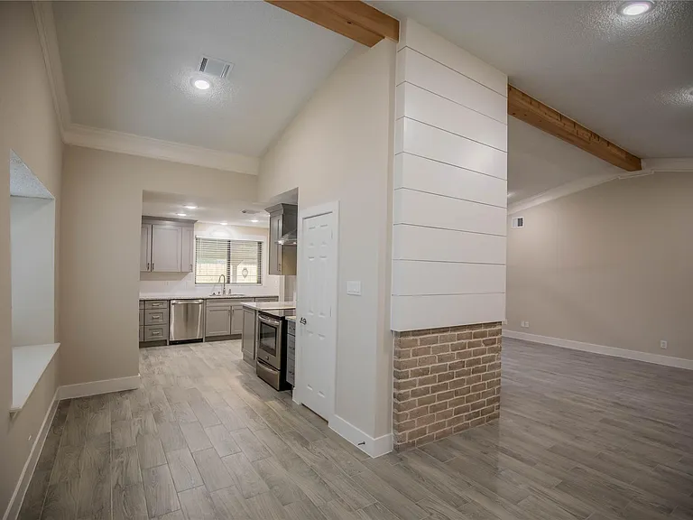 3919 Wintergreen Dr — Photo 7