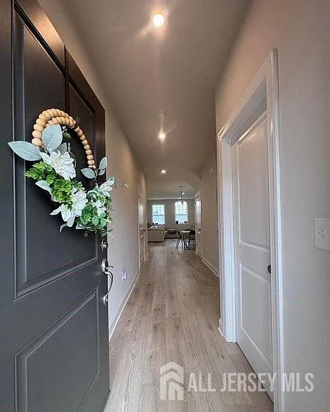 3 bed, 2.5 bath, 1712 sqft, $4,195 — Photo 4