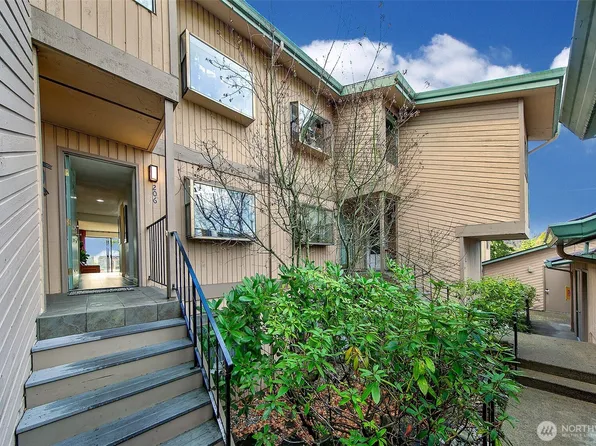 23001 Lakeview Drive #I-206, Mountlake Terrace, WA 98043