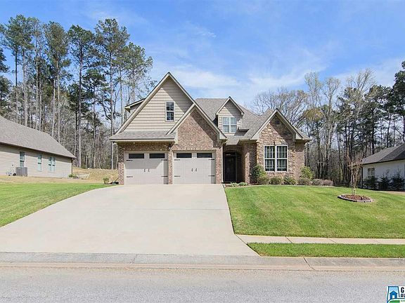 3rd image of 134 Willow Lake Ln