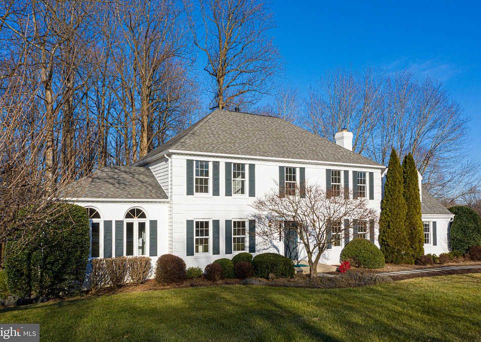 1st image of 9920 Shady Cove Dr