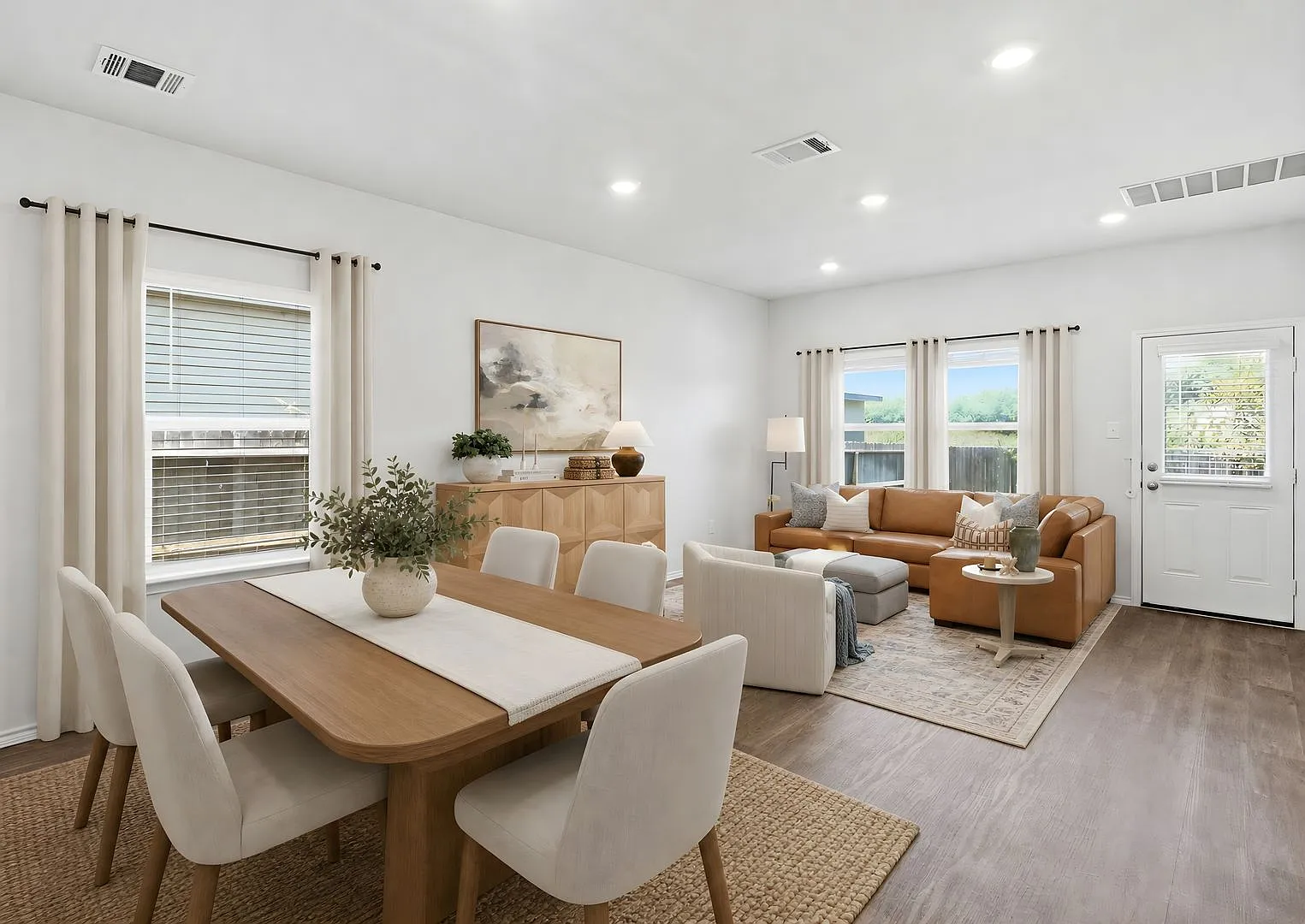 4 Bedroom Home with Primary Suite Downstairs and Community Pool — Photo 2