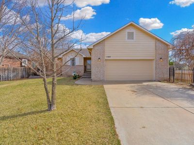 500 N Ridgehurst St, Wichita, KS, 67230