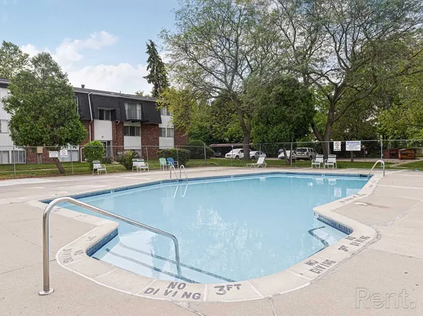 Parkway Village, 24120 Denise Blvd #28b3263eb, Clinton Township, MI 48036