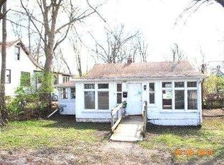 119 Lake St, Pewaukee, WI 53072