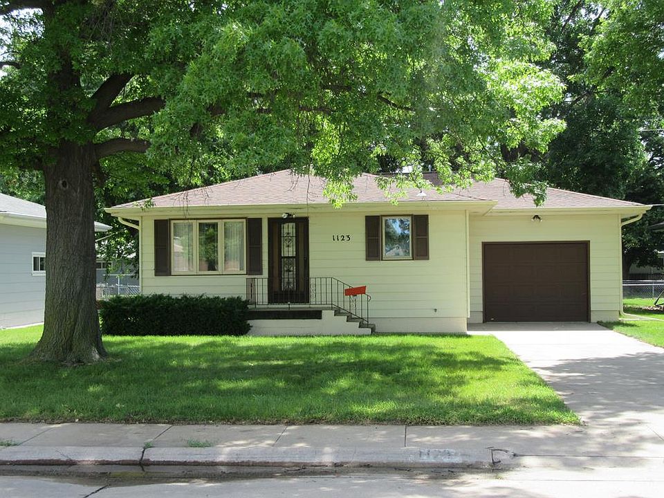 1st image of 1123 N Sherman Ave