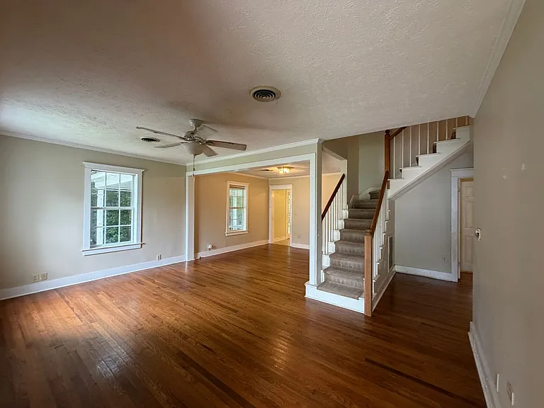 207 Goodman Pl — Photo 5