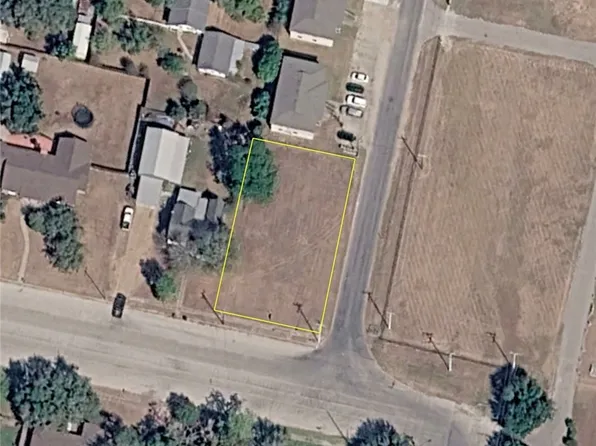 610 E Reuss Blvd, Cuero, TX 77954